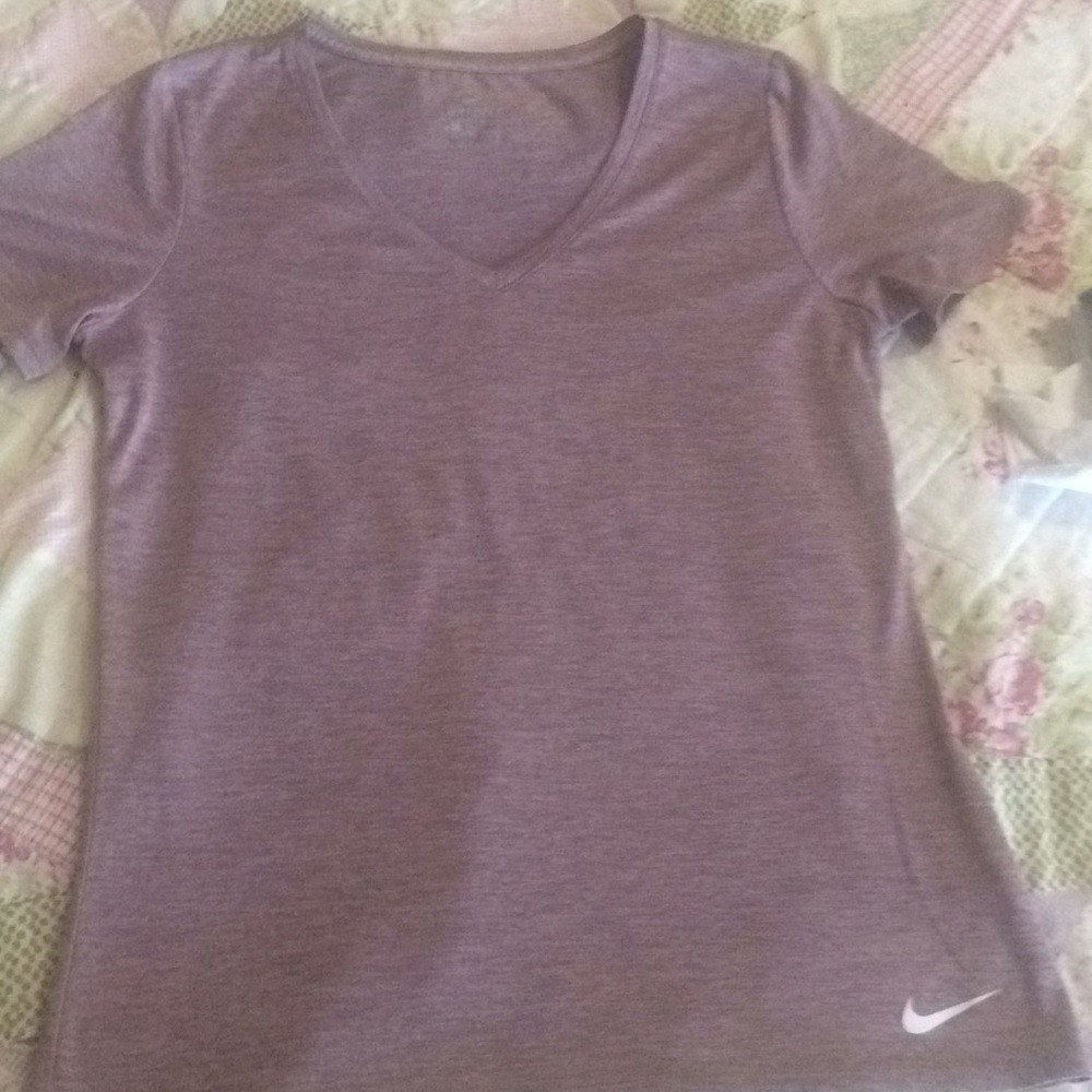Nike top